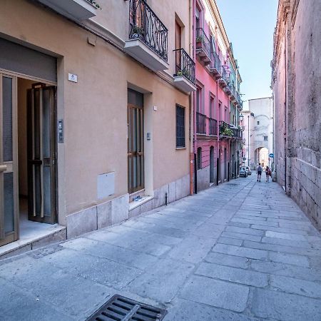 Little Diamond - City Centre Apartment Cagliari Bagian luar foto