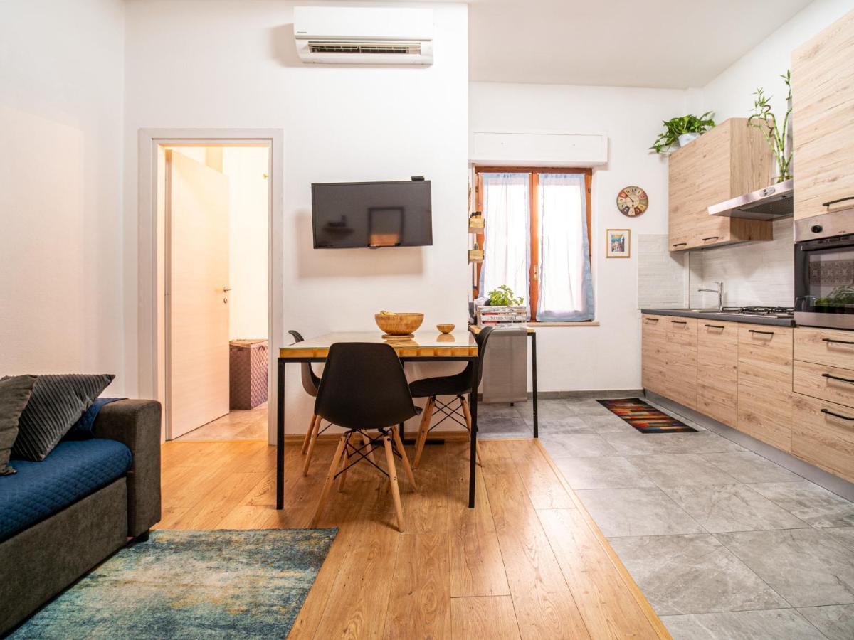 Little Diamond - City Centre Apartment Cagliari Bagian luar foto