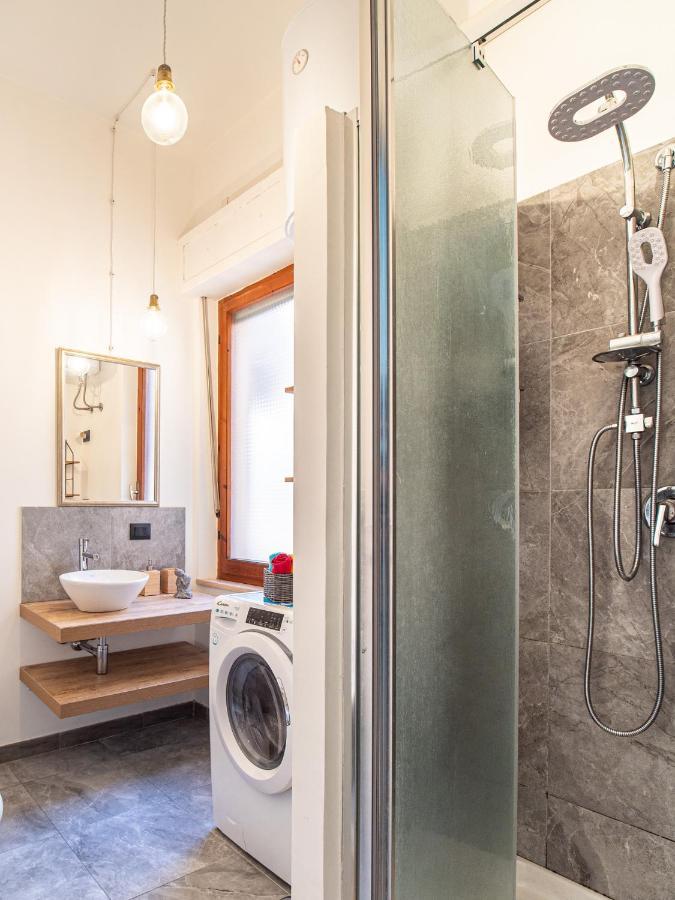 Little Diamond - City Centre Apartment Cagliari Bagian luar foto