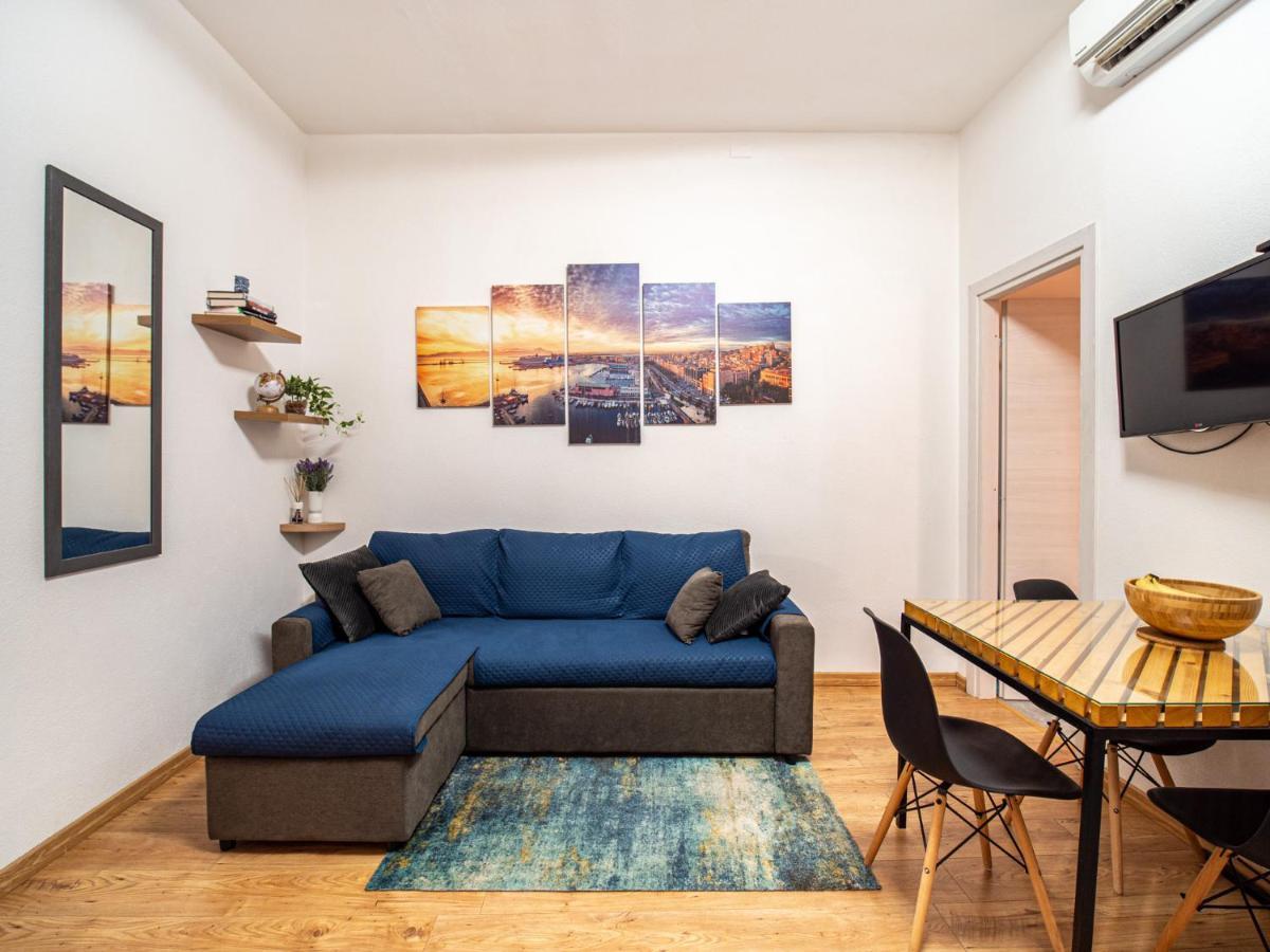 Little Diamond - City Centre Apartment Cagliari Bagian luar foto