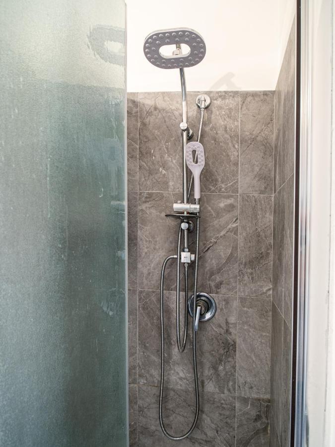 Little Diamond - City Centre Apartment Cagliari Bagian luar foto