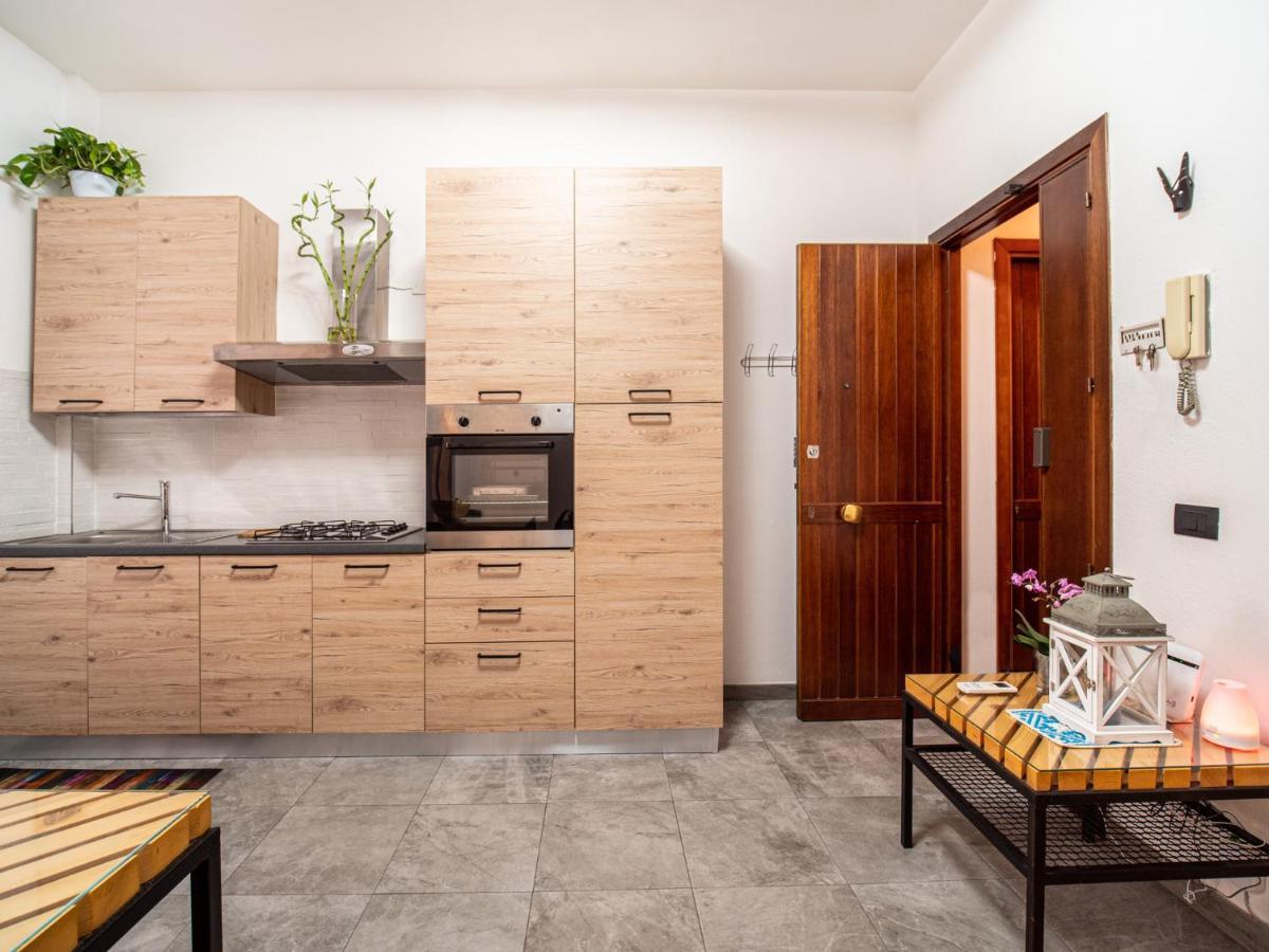 Little Diamond - City Centre Apartment Cagliari Bagian luar foto