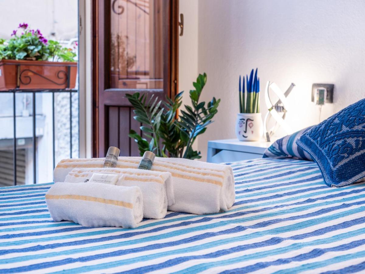 Little Diamond - City Centre Apartment Cagliari Bagian luar foto