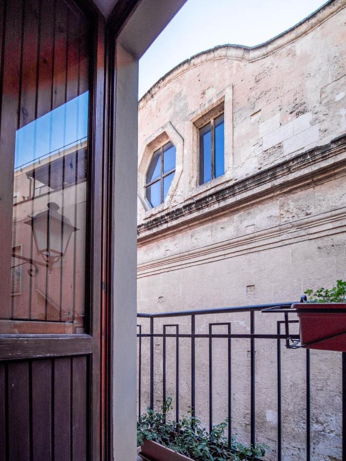 Little Diamond - City Centre Apartment Cagliari Bagian luar foto