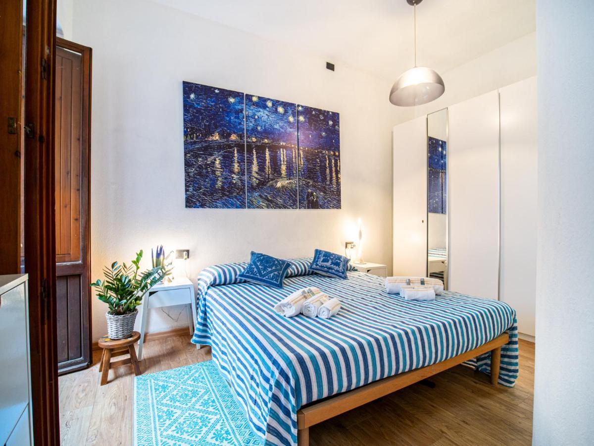 Little Diamond - City Centre Apartment Cagliari Bagian luar foto